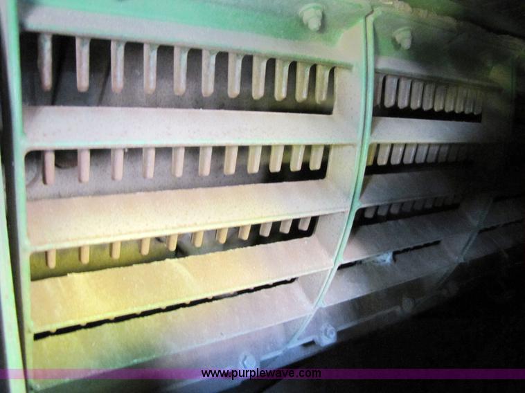 image for item 6912 2001 John Deere 9750STS 4x4 combine