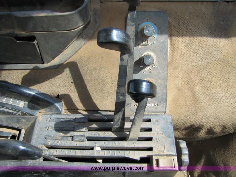 image for item 6914 1993 John Deere 4960 MFWD tractor