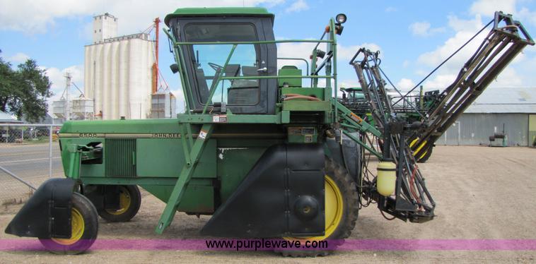 image for item 6915 1995 John Deere 6500 self-propelled Hi-Cycle sprayer