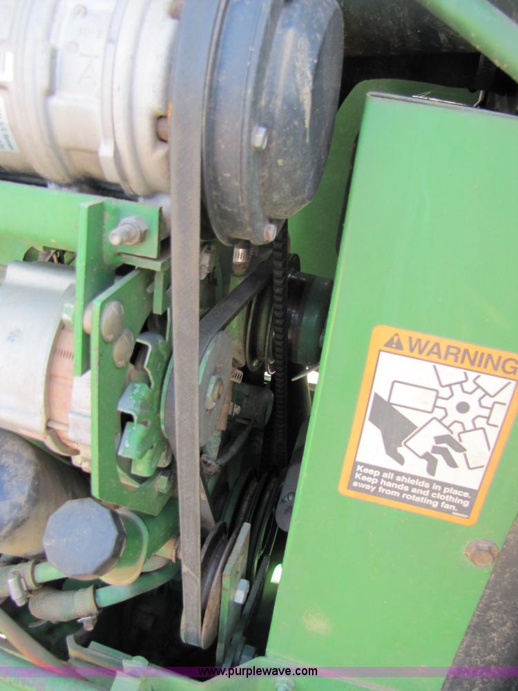 image for item 6915 1995 John Deere 6500 self-propelled Hi-Cycle sprayer