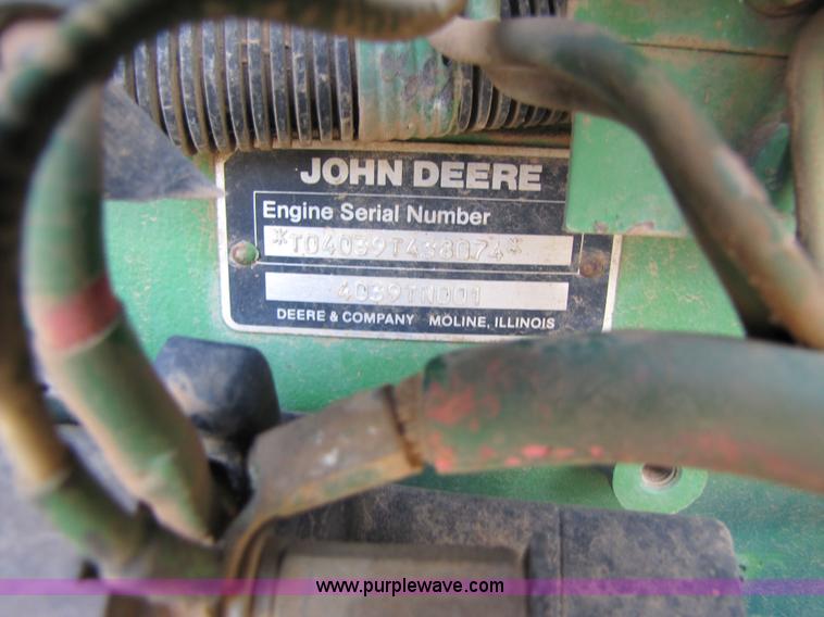 image for item 6915 1995 John Deere 6500 self-propelled Hi-Cycle sprayer
