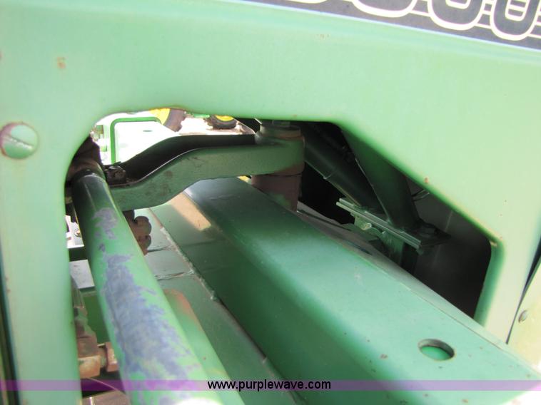 image for item 6915 1995 John Deere 6500 self-propelled Hi-Cycle sprayer