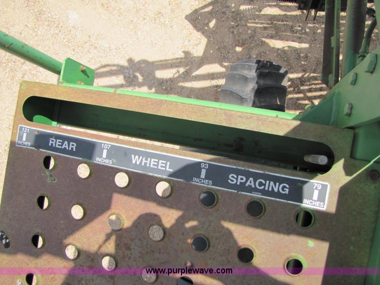 image for item 6915 1995 John Deere 6500 self-propelled Hi-Cycle sprayer