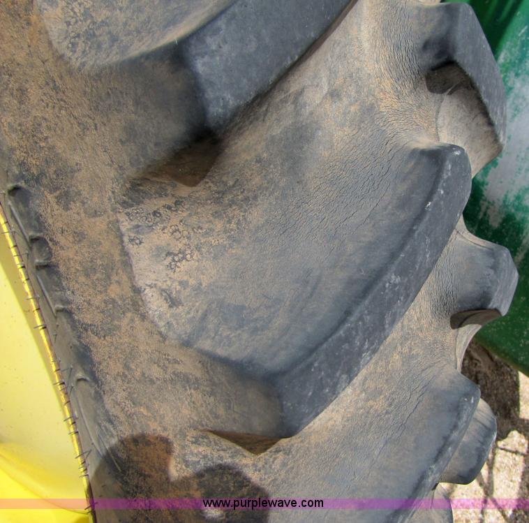 image for item 6915 1995 John Deere 6500 self-propelled Hi-Cycle sprayer