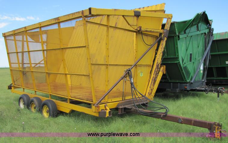 image for item 6917 Big 12 1600 triple axle boll buggy