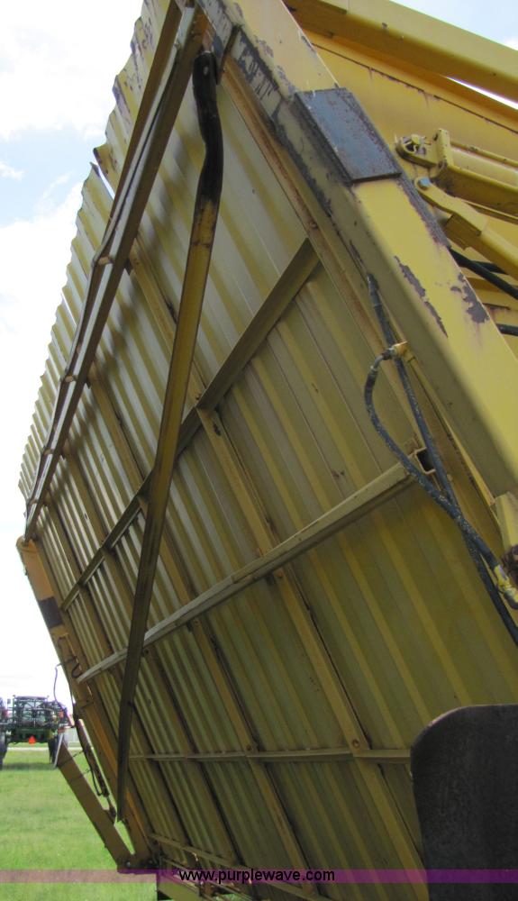 image for item 6917 Big 12 1600 triple axle boll buggy