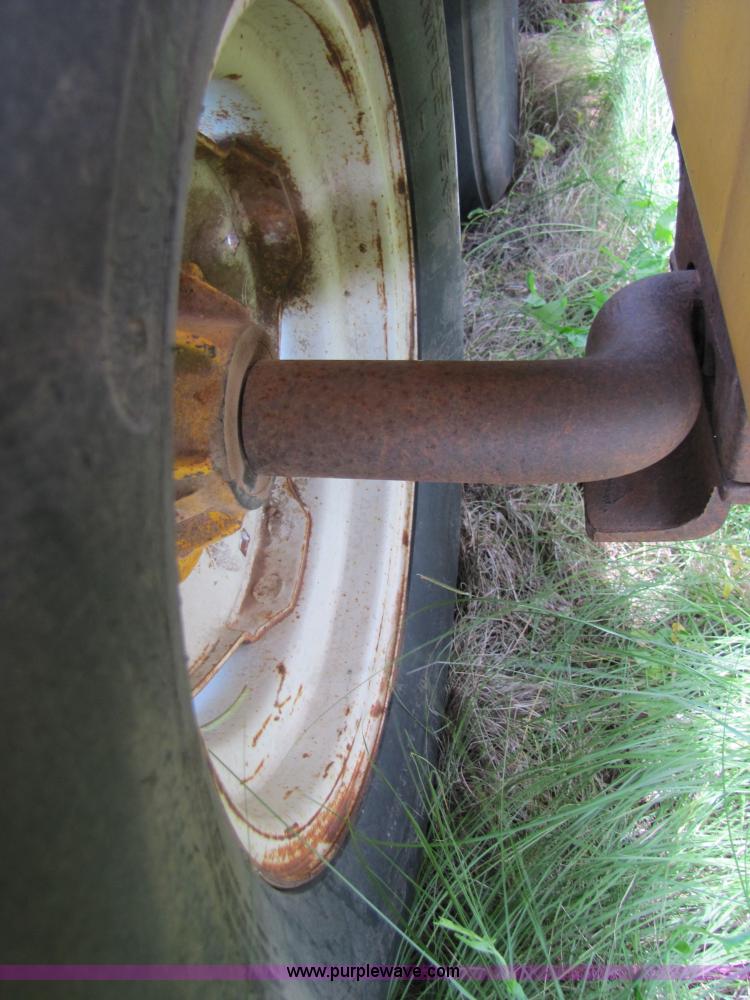 image for item 6917 Big 12 1600 triple axle boll buggy