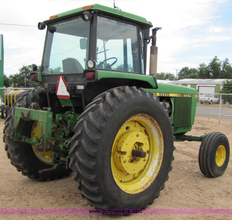image for item 6921 1982 John Deere 4440 tractor