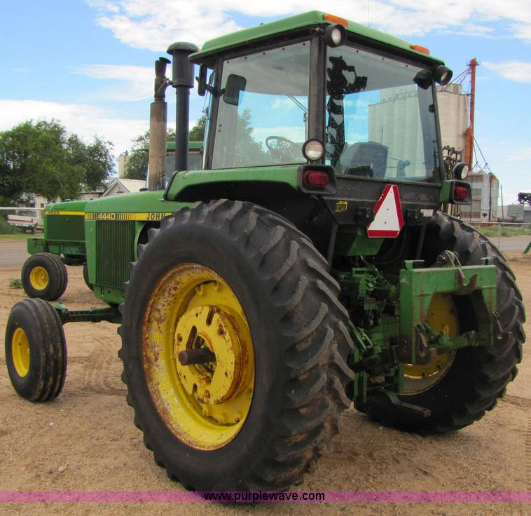 image for item 6921 1982 John Deere 4440 tractor