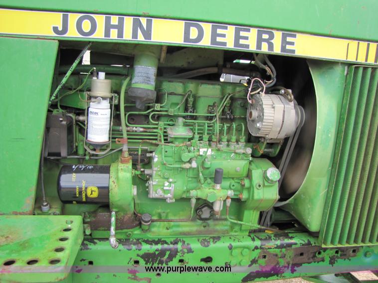 image for item 6921 1982 John Deere 4440 tractor