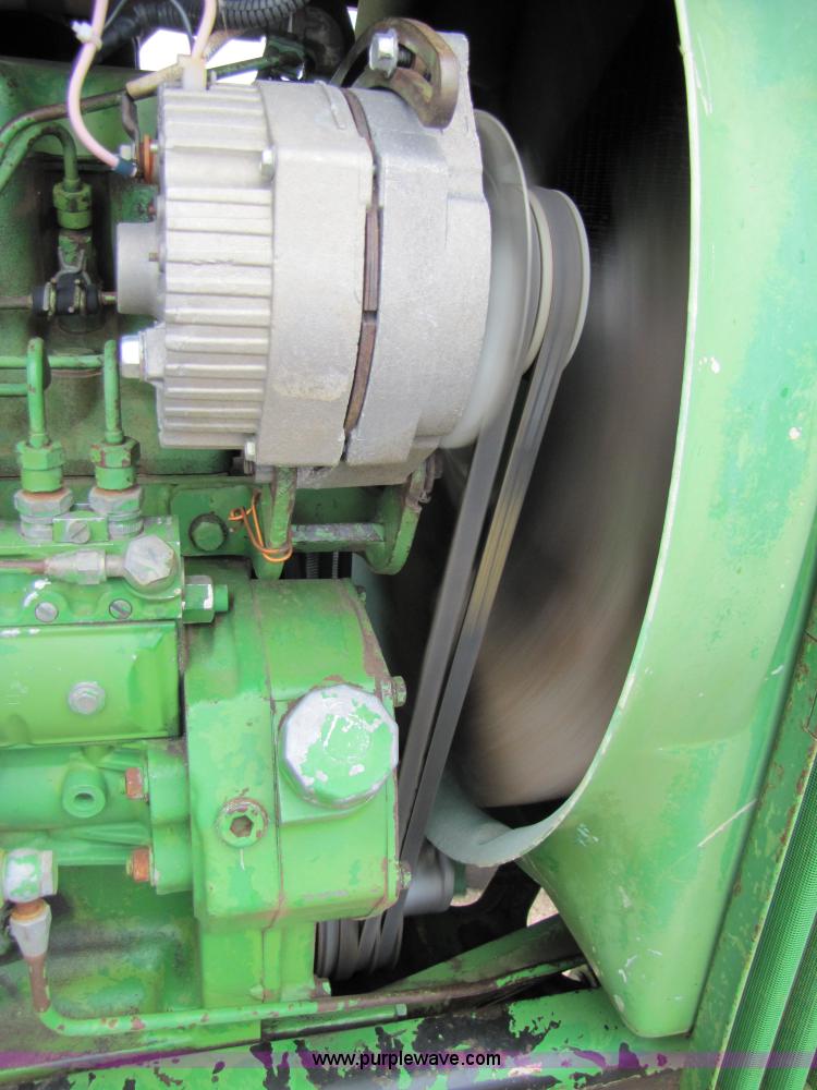 image for item 6921 1982 John Deere 4440 tractor