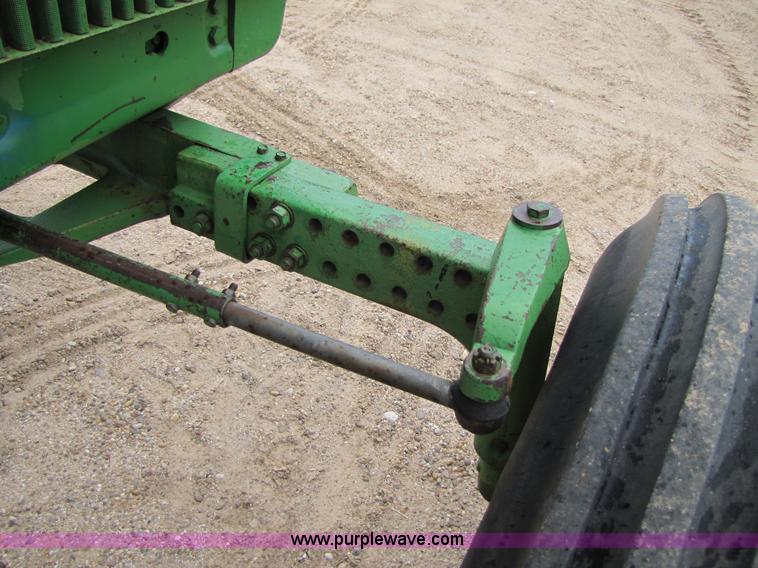 image for item 6921 1982 John Deere 4440 tractor