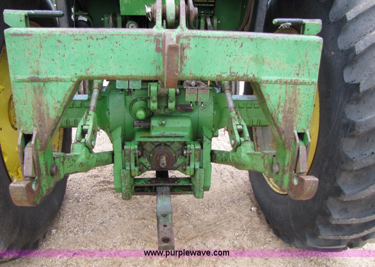 image for item 6921 1982 John Deere 4440 tractor