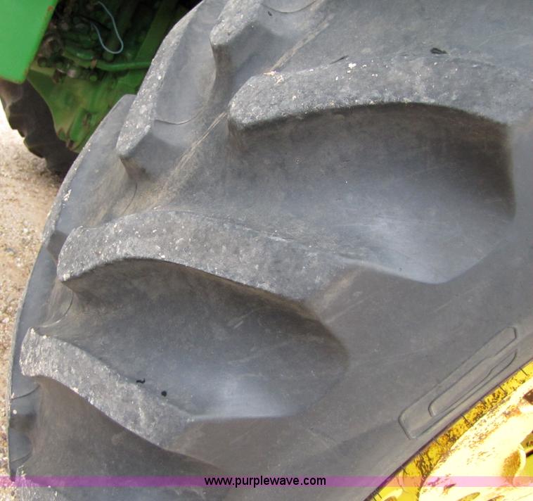 image for item 6921 1982 John Deere 4440 tractor