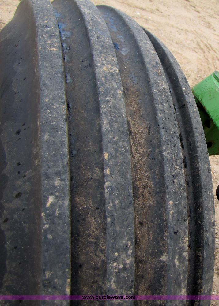 image for item 6921 1982 John Deere 4440 tractor