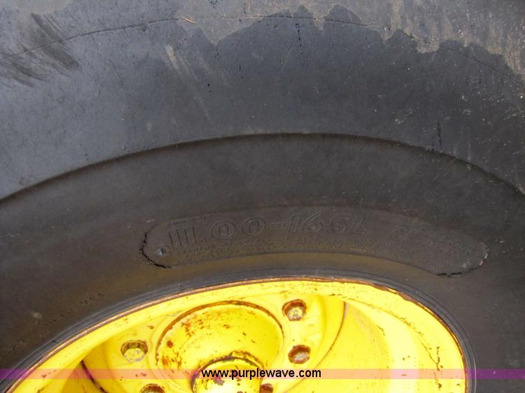 image for item 6921 1982 John Deere 4440 tractor