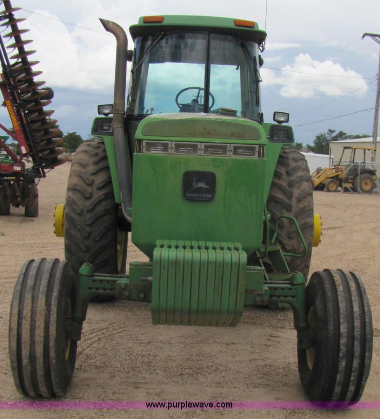 image for item 6922 1992 John Deere 4560 tractor