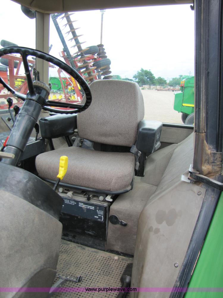 image for item 6922 1992 John Deere 4560 tractor