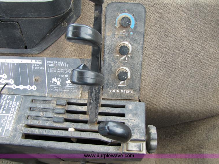 image for item 6922 1992 John Deere 4560 tractor