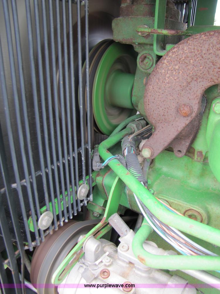 image for item 6922 1992 John Deere 4560 tractor