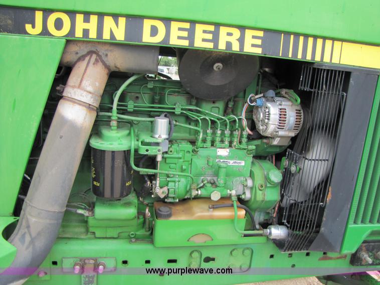 image for item 6922 1992 John Deere 4560 tractor