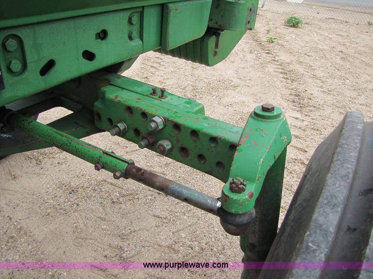 image for item 6922 1992 John Deere 4560 tractor