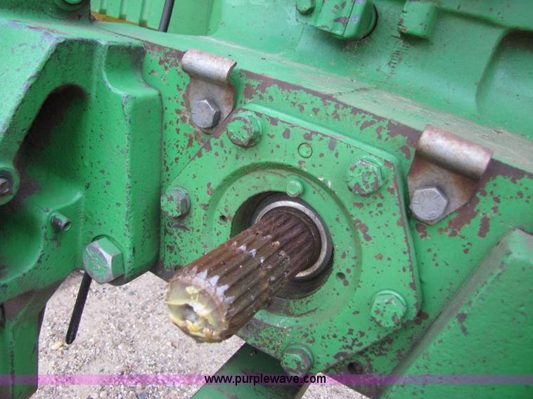 image for item 6922 1992 John Deere 4560 tractor