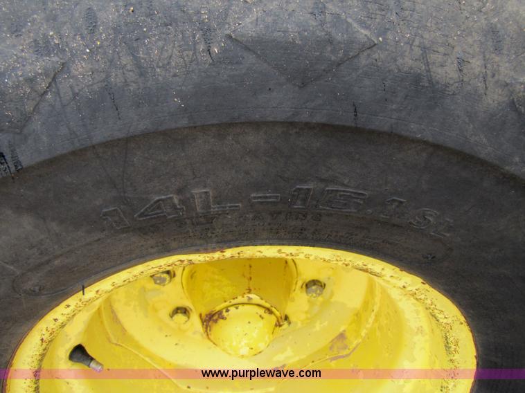 image for item 6922 1992 John Deere 4560 tractor