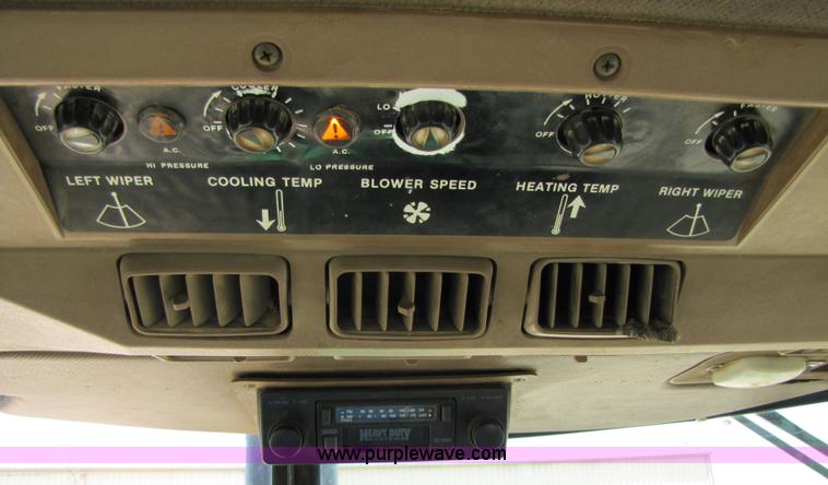 image for item 6926 1984 John Deere 4450 tractor