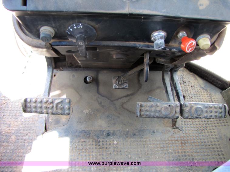 image for item 6926 1984 John Deere 4450 tractor