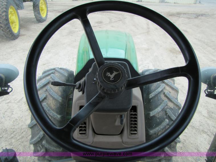 image for item 6927 2002 John Deere 8520 MFWD tractor