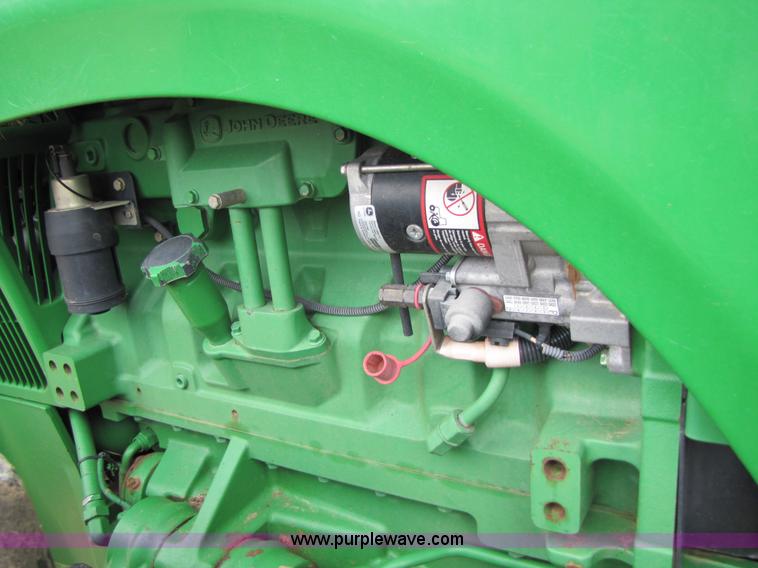 image for item 6927 2002 John Deere 8520 MFWD tractor