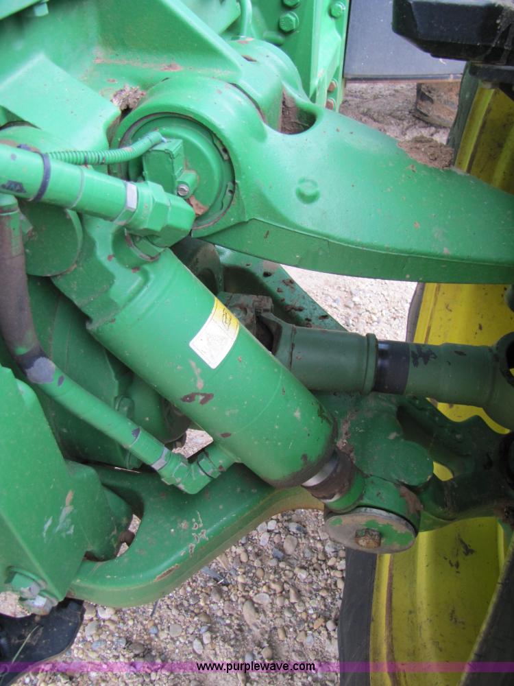 image for item 6927 2002 John Deere 8520 MFWD tractor