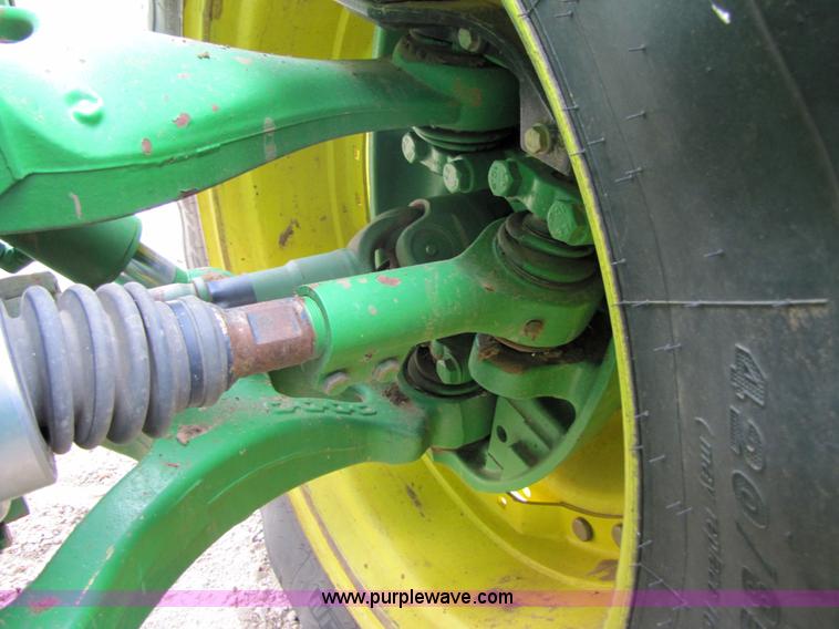 image for item 6927 2002 John Deere 8520 MFWD tractor