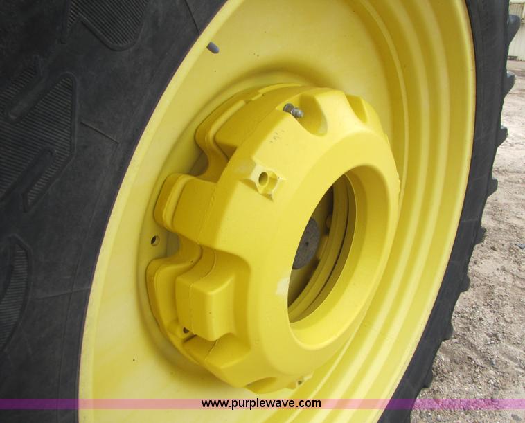 image for item 6927 2002 John Deere 8520 MFWD tractor