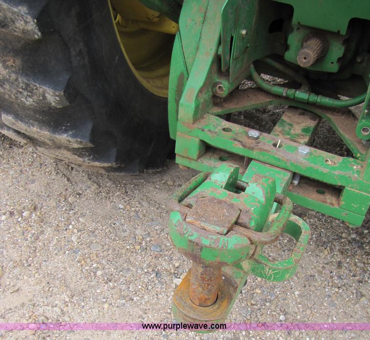image for item 6927 2002 John Deere 8520 MFWD tractor