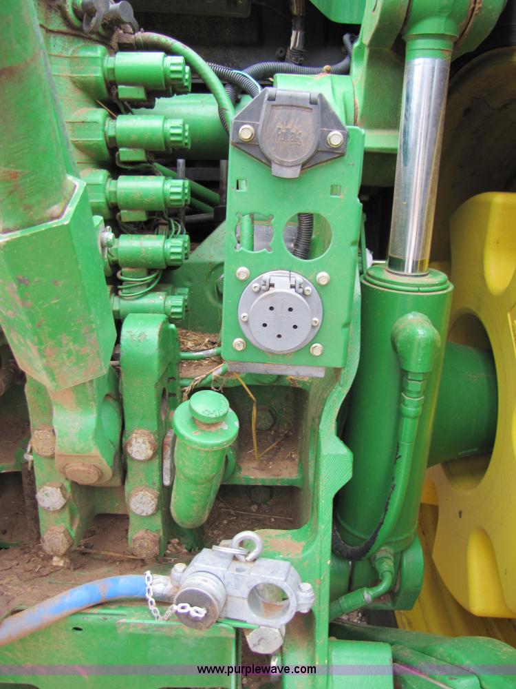 image for item 6927 2002 John Deere 8520 MFWD tractor