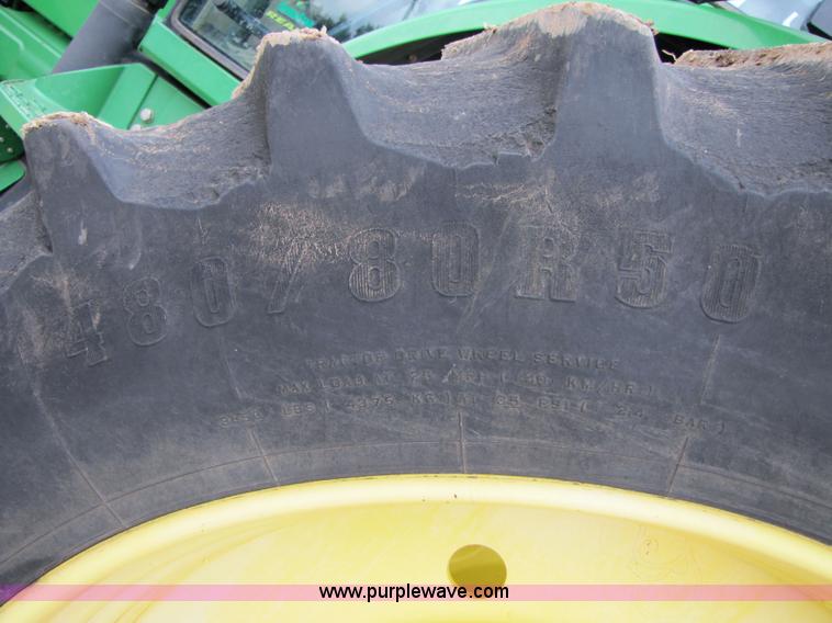 image for item 6927 2002 John Deere 8520 MFWD tractor