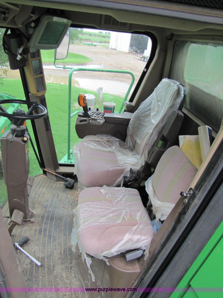 image for item 6928 2005 John Deere 9860STS combine