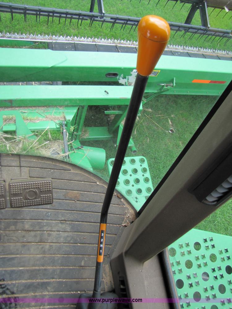 image for item 6928 2005 John Deere 9860STS combine