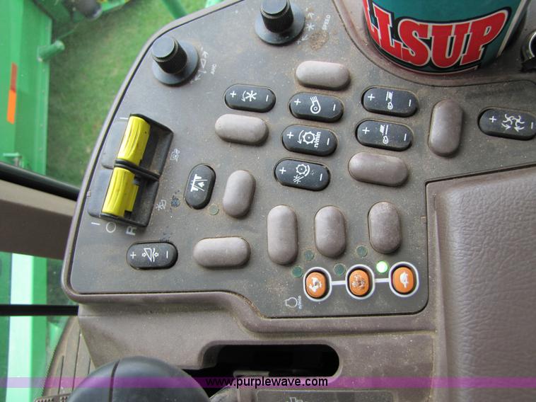 image for item 6928 2005 John Deere 9860STS combine