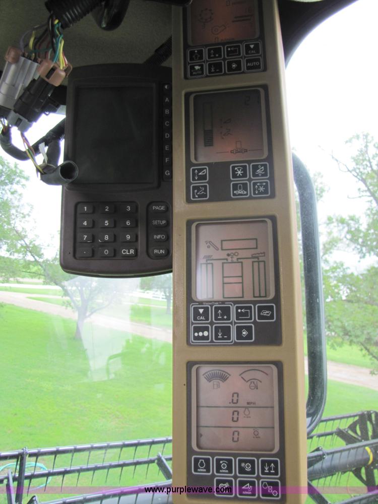 image for item 6928 2005 John Deere 9860STS combine