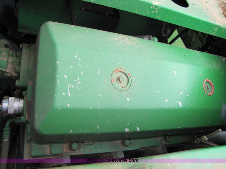 image for item 6928 2005 John Deere 9860STS combine