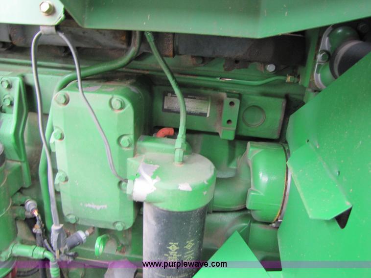 image for item 6928 2005 John Deere 9860STS combine