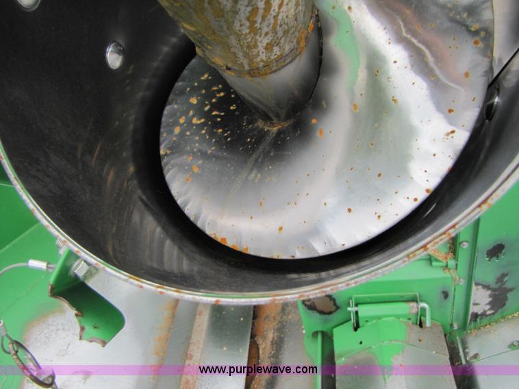 image for item 6928 2005 John Deere 9860STS combine