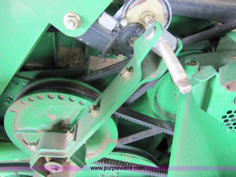 image for item 6928 2005 John Deere 9860STS combine