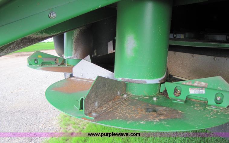 image for item 6928 2005 John Deere 9860STS combine