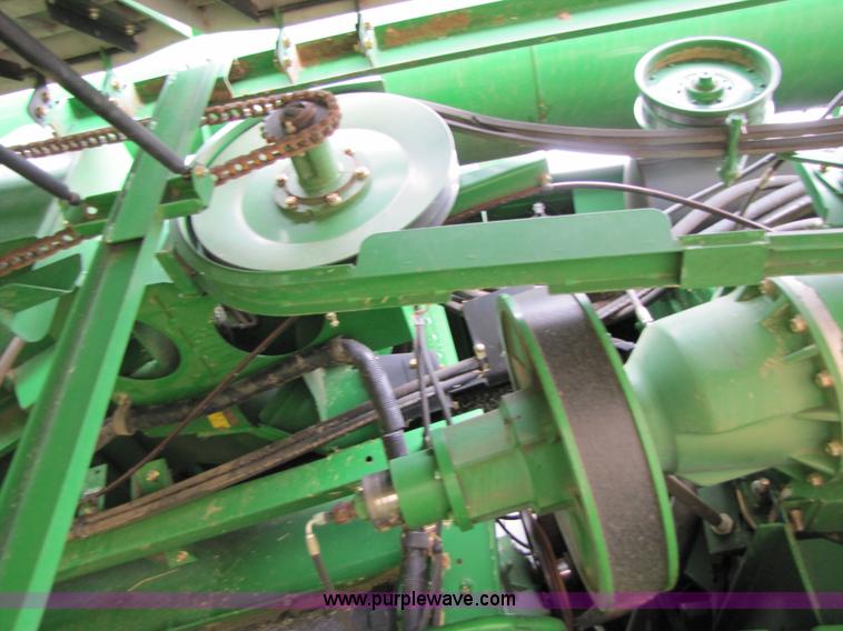 image for item 6928 2005 John Deere 9860STS combine