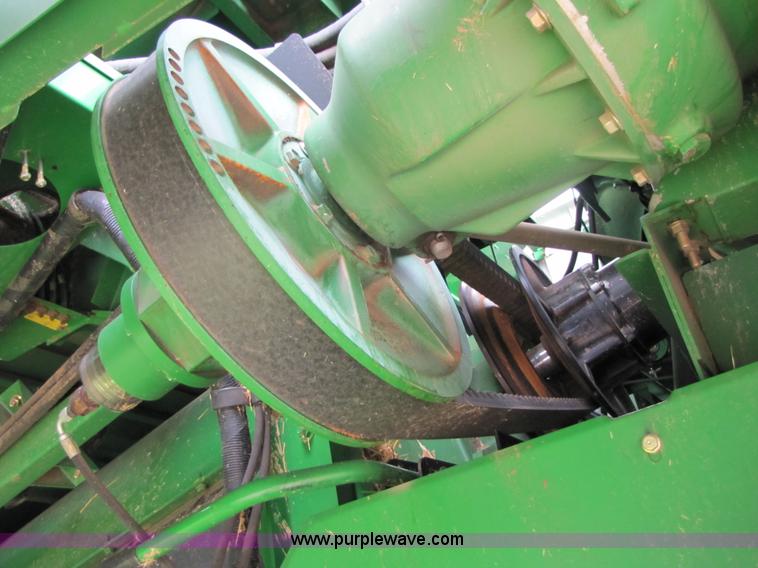 image for item 6928 2005 John Deere 9860STS combine