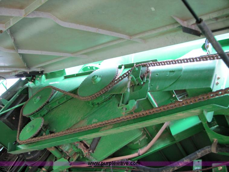 image for item 6928 2005 John Deere 9860STS combine